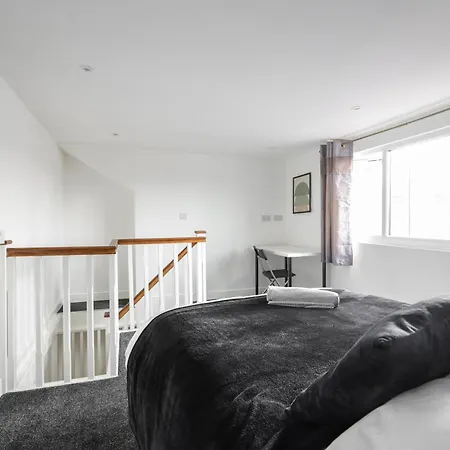 Cosy Near Leeds City Centre