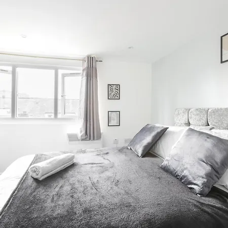شقة Cosy Near Leeds City Centre *