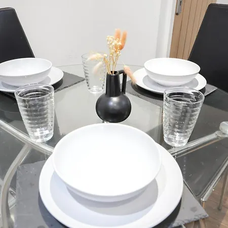 Cosy Near Leeds City Centre شقة