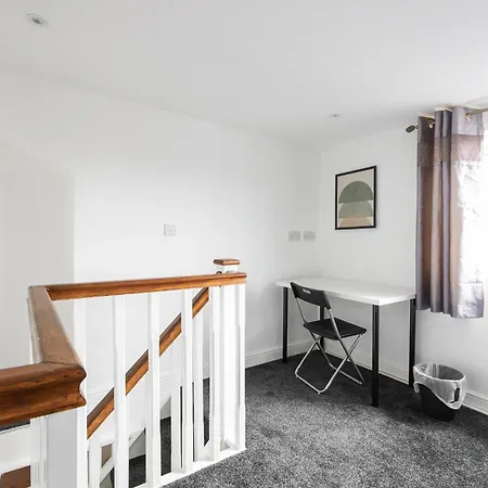 شقة Cosy Near Leeds City Centre
